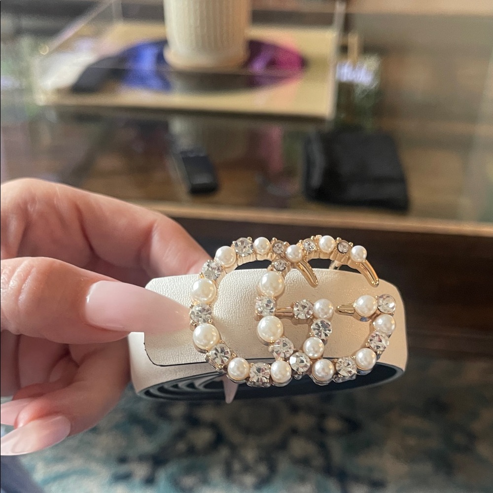White Gucci Genuine Leather Crystal belt fits